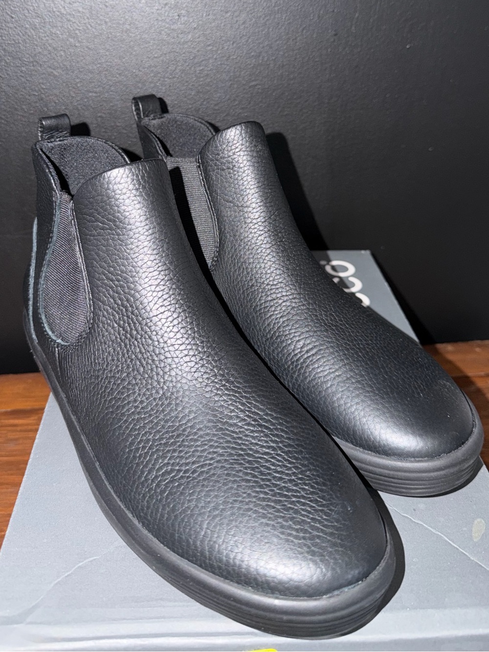NWT Ecco Women's Black Pebbled Leather Chelsea Booties